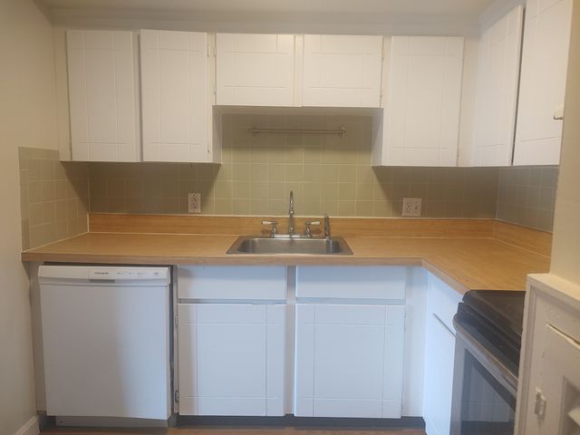 105 Oak Lane 9, Brockton, MA 02301