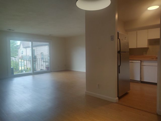 105 Oak Lane 9, Brockton, MA 02301