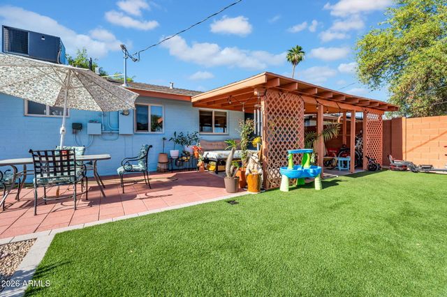 413 W CARON Street W, Phoenix, AZ 85021