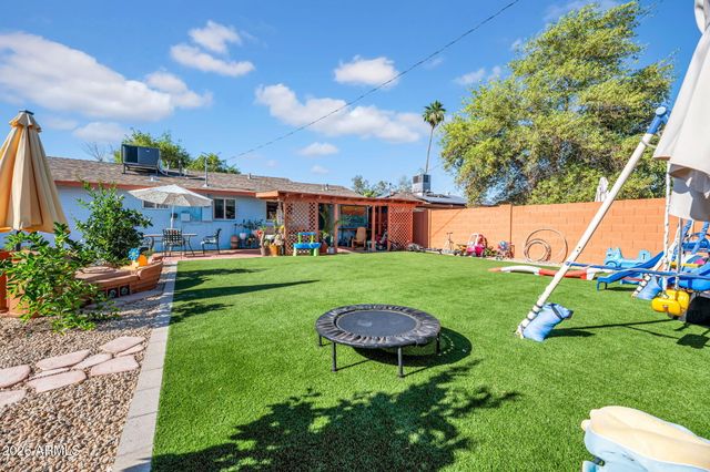 413 W CARON Street W, Phoenix, AZ 85021