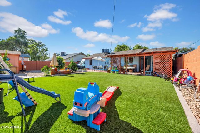 413 W CARON Street W, Phoenix, AZ 85021