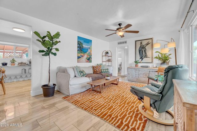 413 W CARON Street W, Phoenix, AZ 85021