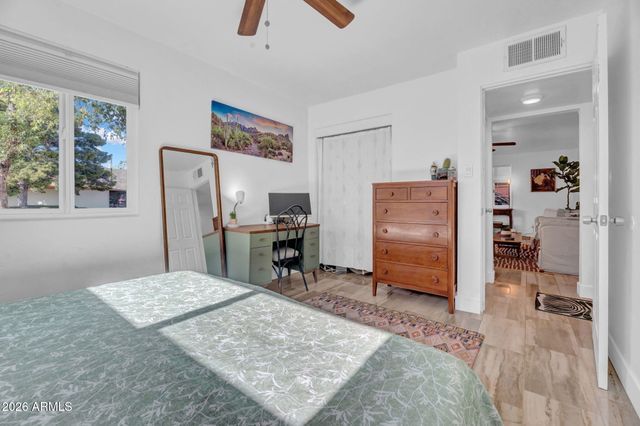 413 W CARON Street W, Phoenix, AZ 85021