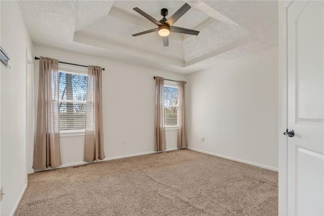 9621 NW 86th Terrace, Kansas City, MO 64153