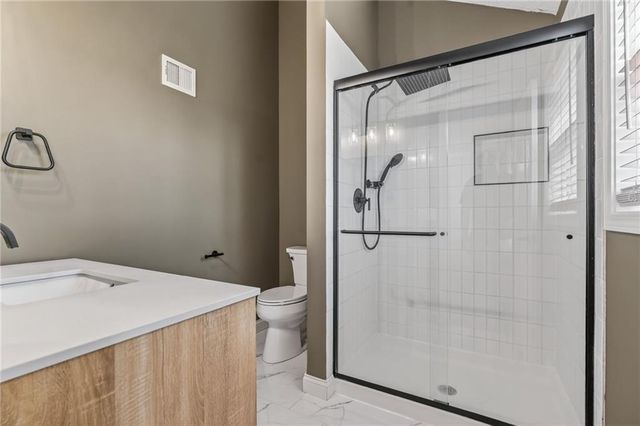 9621 NW 86th Terrace, Kansas City, MO 64153