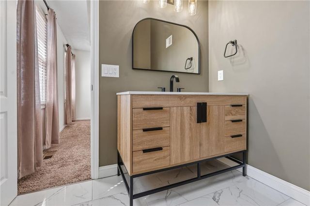 9621 NW 86th Terrace, Kansas City, MO 64153