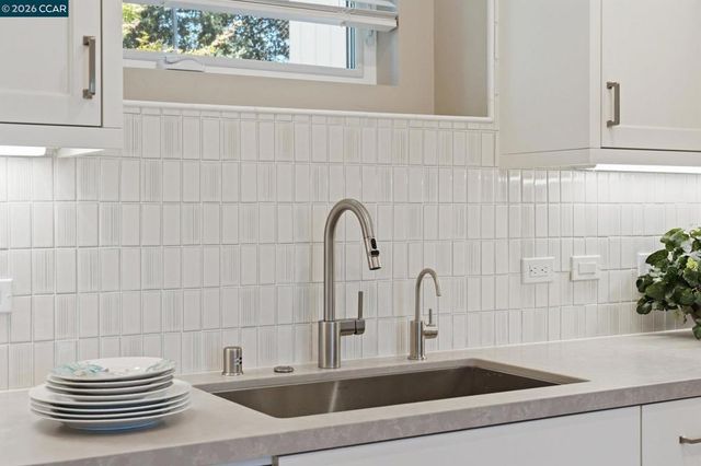 90 Woodbury Highlands Pl 16, Lafayette, CA 94549