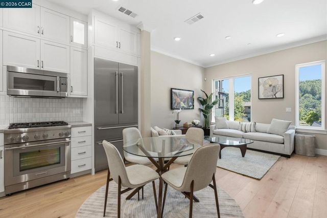 90 Woodbury Highlands Pl 16, Lafayette, CA 94549