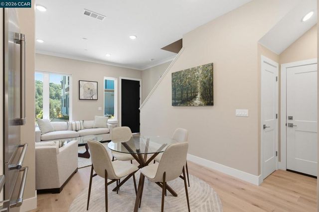 90 Woodbury Highlands Pl 16, Lafayette, CA 94549