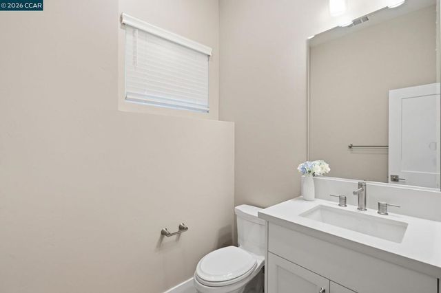 90 Woodbury Highlands Pl 16, Lafayette, CA 94549