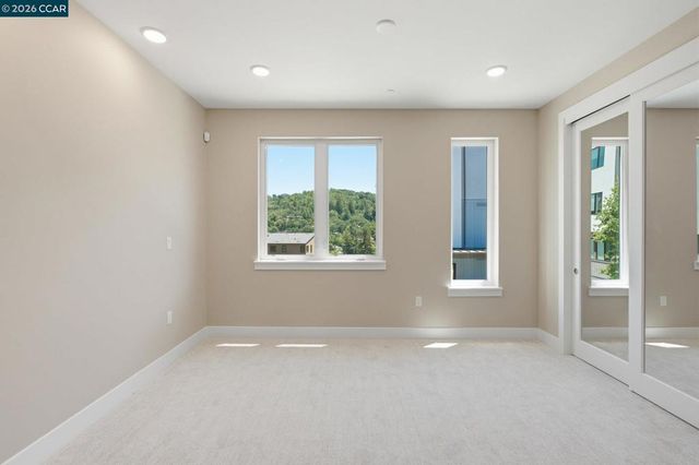90 Woodbury Highlands Pl 16, Lafayette, CA 94549