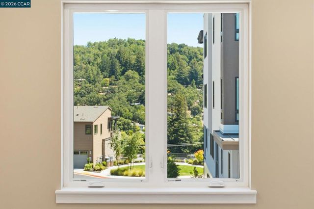 90 Woodbury Highlands Pl 16, Lafayette, CA 94549