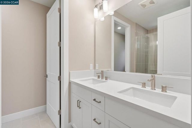 90 Woodbury Highlands Pl 16, Lafayette, CA 94549