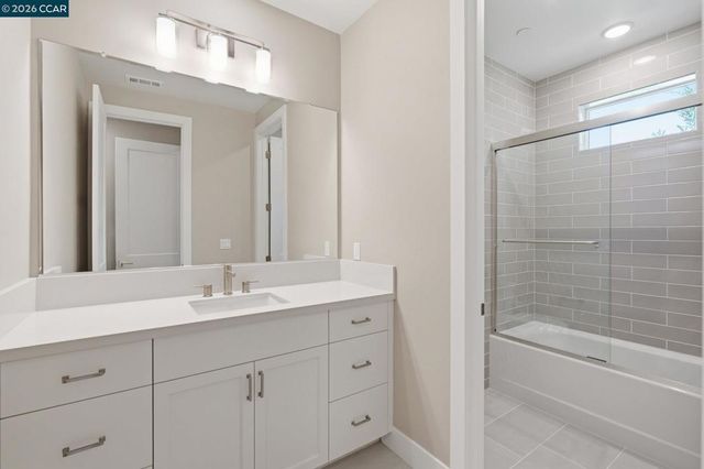 90 Woodbury Highlands Pl 16, Lafayette, CA 94549