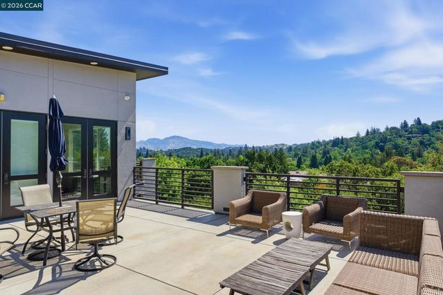 90 Woodbury Highlands Pl 16, Lafayette, CA 94549
