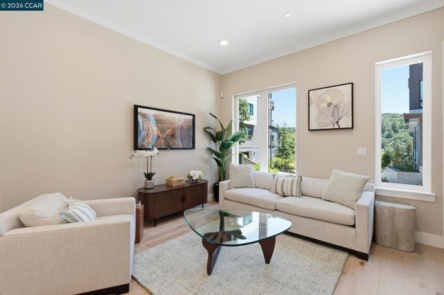 90 Woodbury Highlands Pl 16, Lafayette, CA 94549