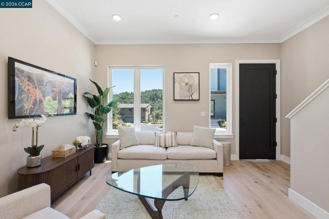 90 Woodbury Highlands Pl 16, Lafayette, CA 94549