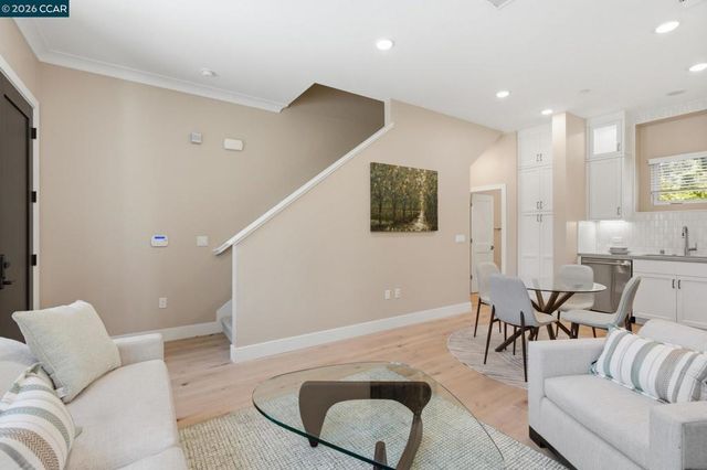 90 Woodbury Highlands Pl 16, Lafayette, CA 94549