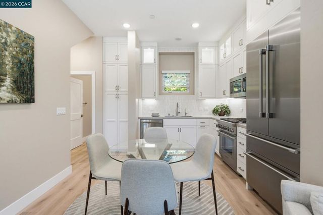 90 Woodbury Highlands Pl 16, Lafayette, CA 94549