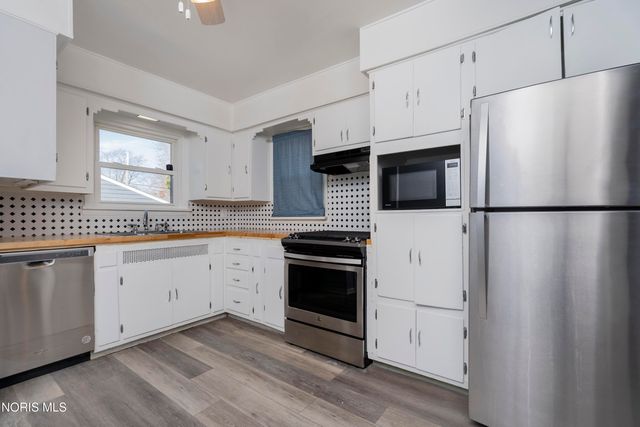 923 Mackow Drive, Toledo, OH 43607