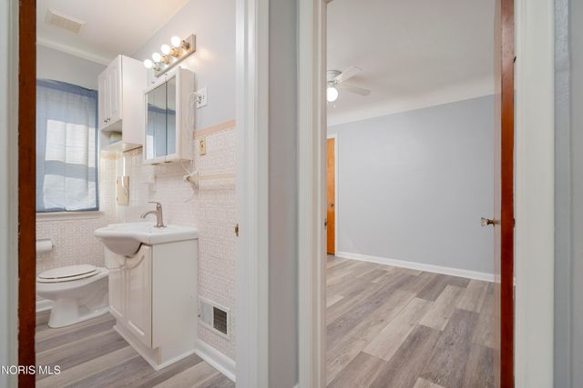 923 Mackow Drive, Toledo, OH 43607