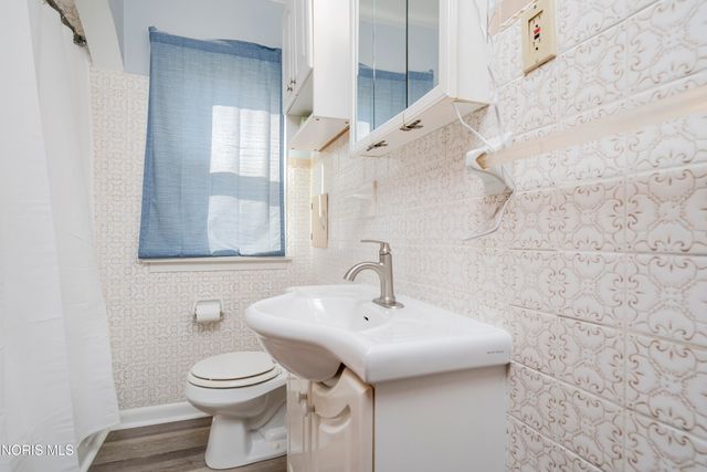 923 Mackow Drive, Toledo, OH 43607