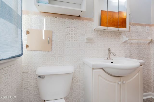 923 Mackow Drive, Toledo, OH 43607