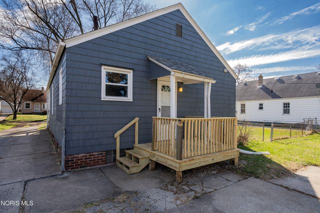 923 Mackow Drive, Toledo, OH 43607