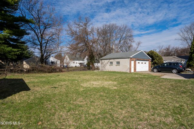 923 Mackow Drive, Toledo, OH 43607