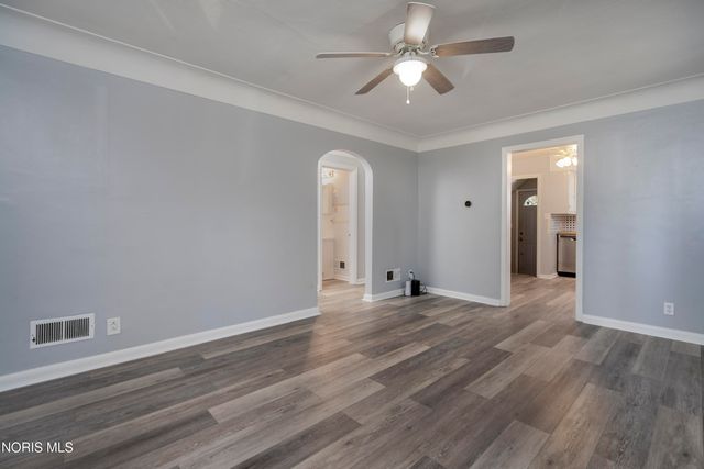 923 Mackow Drive, Toledo, OH 43607