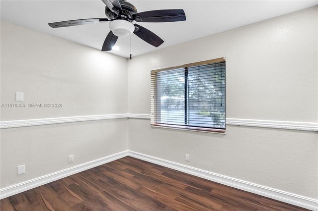 32 Wimbledon Lake Dr 221, Plantation, FL 33324