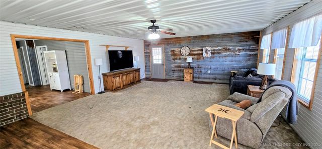 E 57th Street, Kansas, OK 74347