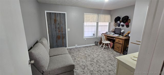 E 57th Street, Kansas, OK 74347