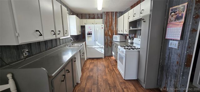 E 57th Street, Kansas, OK 74347