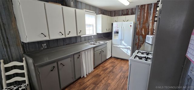 E 57th Street, Kansas, OK 74347