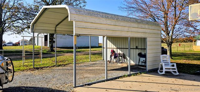 E 57th Street, Kansas, OK 74347