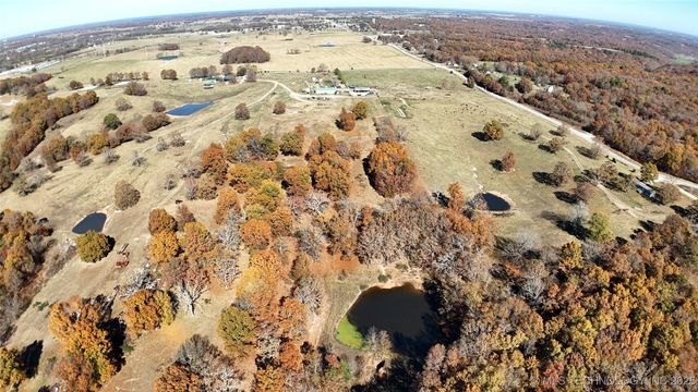 E 57th Street, Kansas, OK 74347