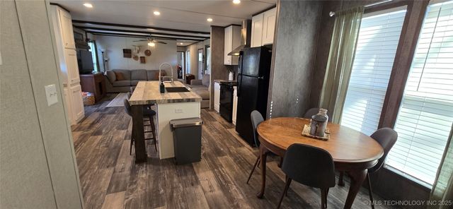 E 57th Street, Kansas, OK 74347