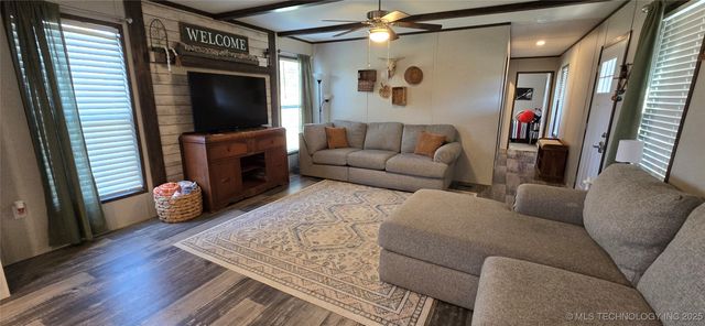 E 57th Street, Kansas, OK 74347