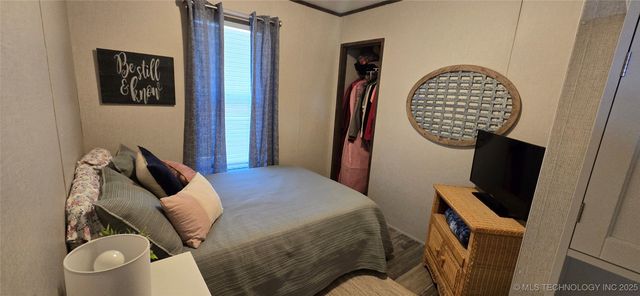 E 57th Street, Kansas, OK 74347