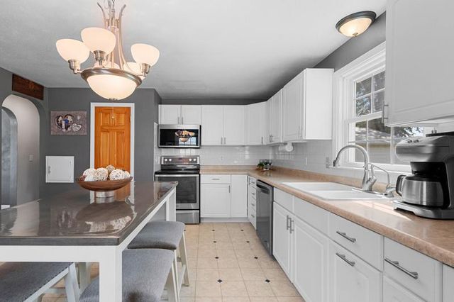 401 E 15TH STREET, Kaukauna, WI 54130