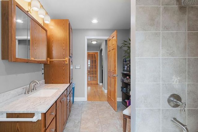 401 E 15TH STREET, Kaukauna, WI 54130