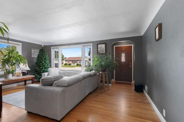 401 E 15TH STREET, Kaukauna, WI 54130