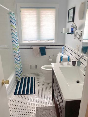 80 Woodcliff, Brookline, MA 02467