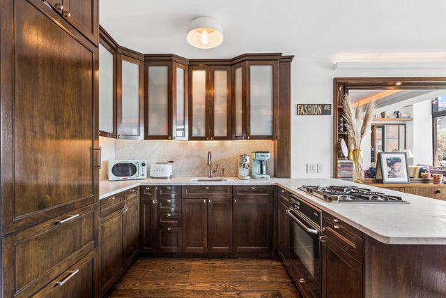 22 W 15th St Apt 5H, New York City, NY 10011