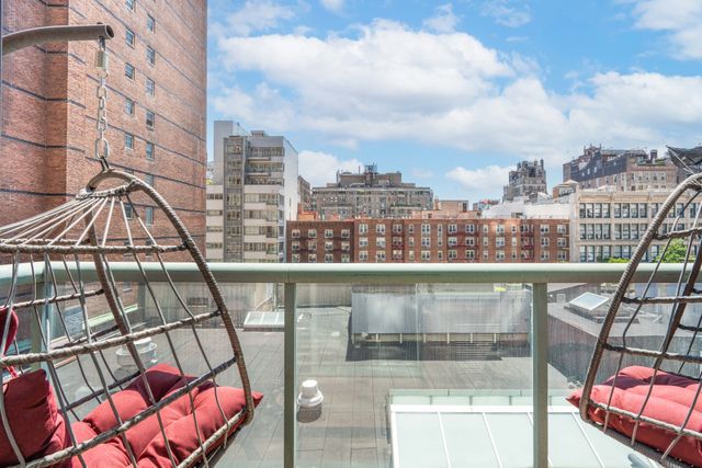 22 W 15th St Apt 5H, New York City, NY 10011