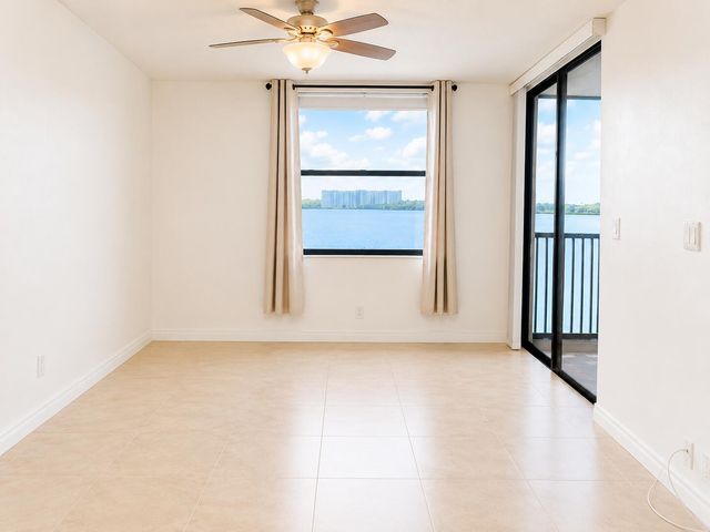 115 Lake Emerald Drive 210, Oakland Park, FL 33309