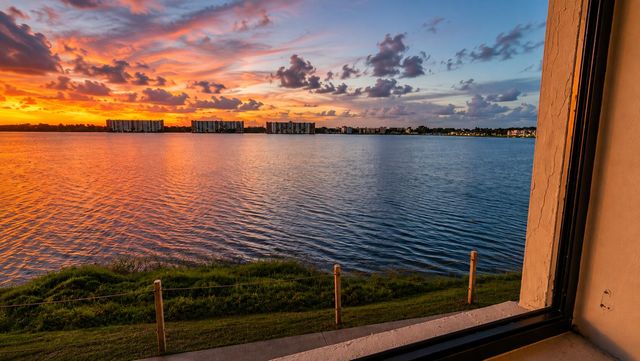 115 Lake Emerald Drive 210, Oakland Park, FL 33309