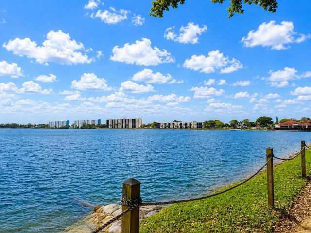 115 Lake Emerald Drive 210, Oakland Park, FL 33309