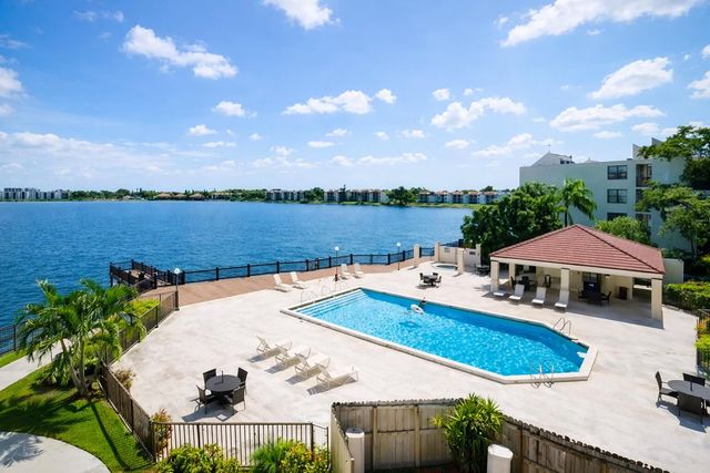 115 Lake Emerald Drive 210, Oakland Park, FL 33309